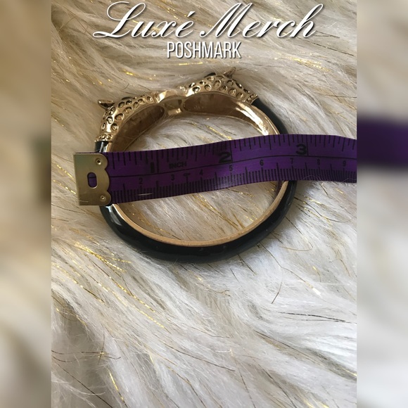 Vintage🐆 Leopard/Jaguar Black Enamel Gold Tone Cuff Hinge Bracelet/Bangle - Picture 5 of 5